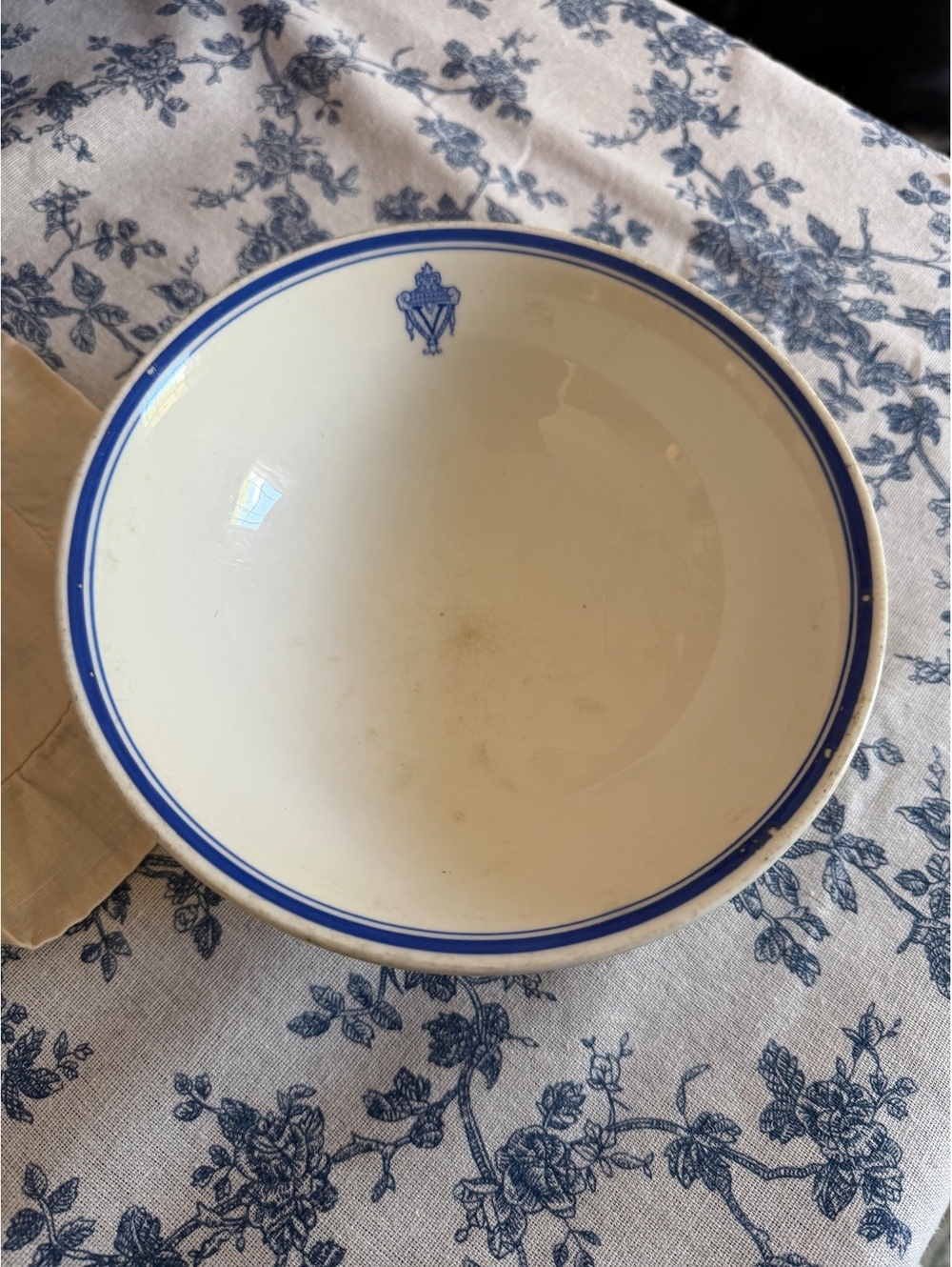 Antique Vanderbilt Hotel serving bowl 7.5”